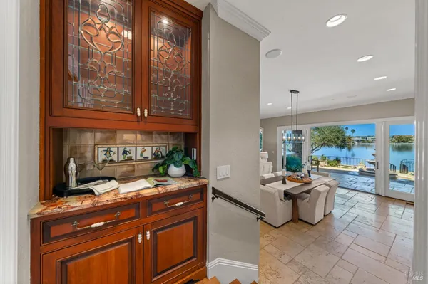 $2,995,000 | 87 Del Oro Lagoon, Novato, CA 94949