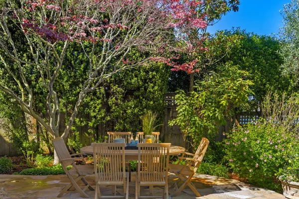 $2,995,000 | 87 Del Oro Lagoon, Novato, CA 94949