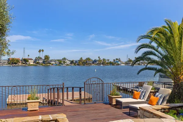 $2,995,000 | 87 Del Oro Lagoon, Novato, CA 94949