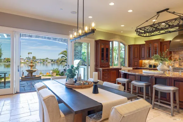 $2,995,000 | 87 Del Oro Lagoon, Novato, CA 94949