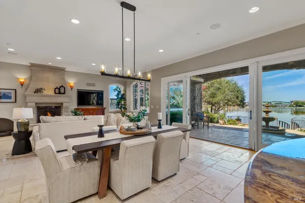 $2,995,000 | 87 Del Oro Lagoon, Novato, CA 94949