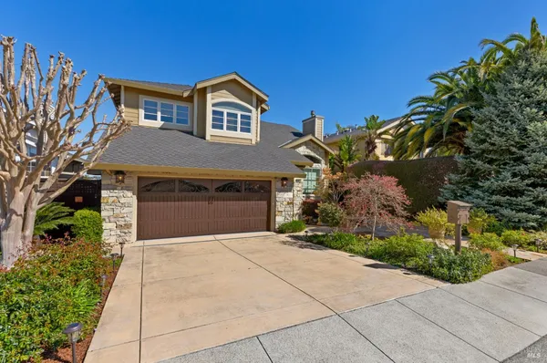 $2,995,000 | 87 Del Oro Lagoon, Novato, CA 94949