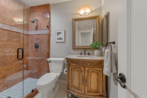 $2,995,000 | 87 Del Oro Lagoon, Novato, CA 94949