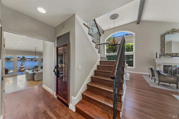 $2,995,000 | 87 Del Oro Lagoon, Novato, CA 94949