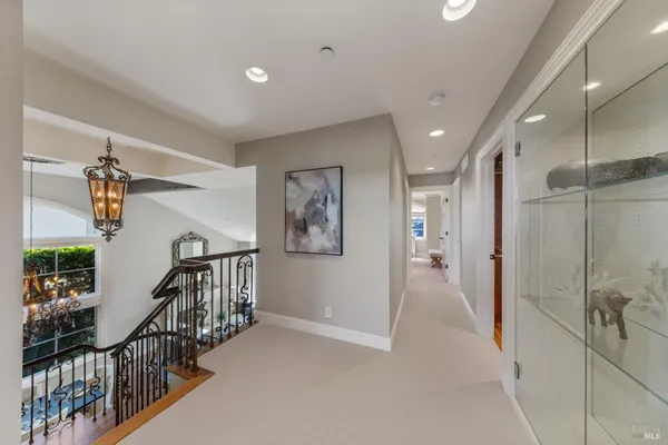 $2,995,000 | 87 Del Oro Lagoon, Novato, CA 94949