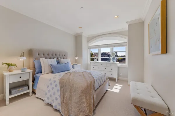 $2,995,000 | 87 Del Oro Lagoon, Novato, CA 94949