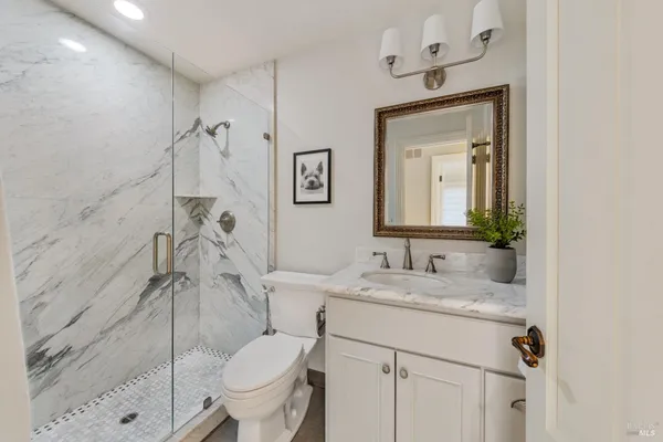 $2,995,000 | 87 Del Oro Lagoon, Novato, CA 94949