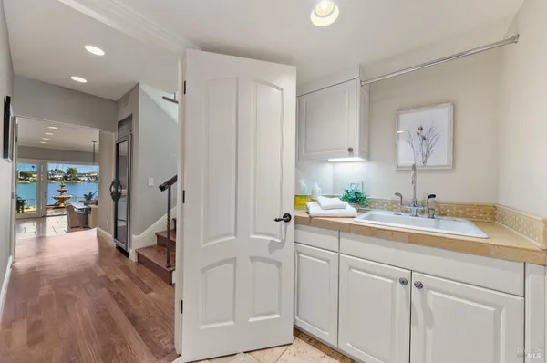 $2,995,000 | 87 Del Oro Lagoon, Novato, CA 94949