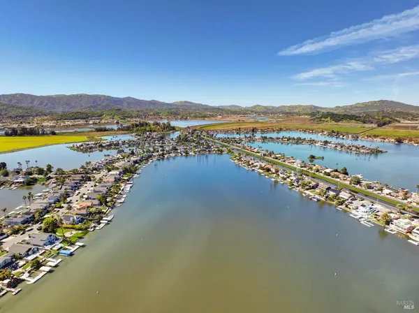 $2,995,000 | 87 Del Oro Lagoon, Novato, CA 94949