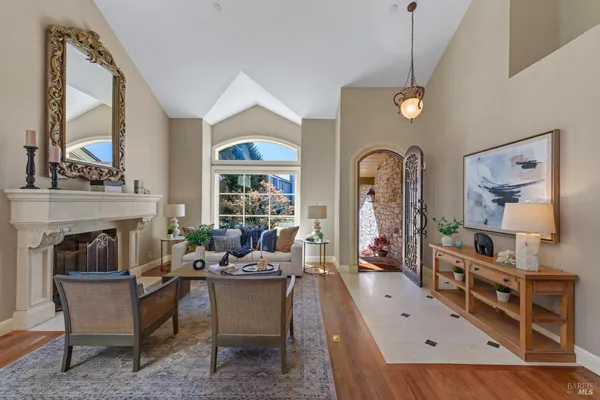 $2,995,000 | 87 Del Oro Lagoon, Novato, CA 94949