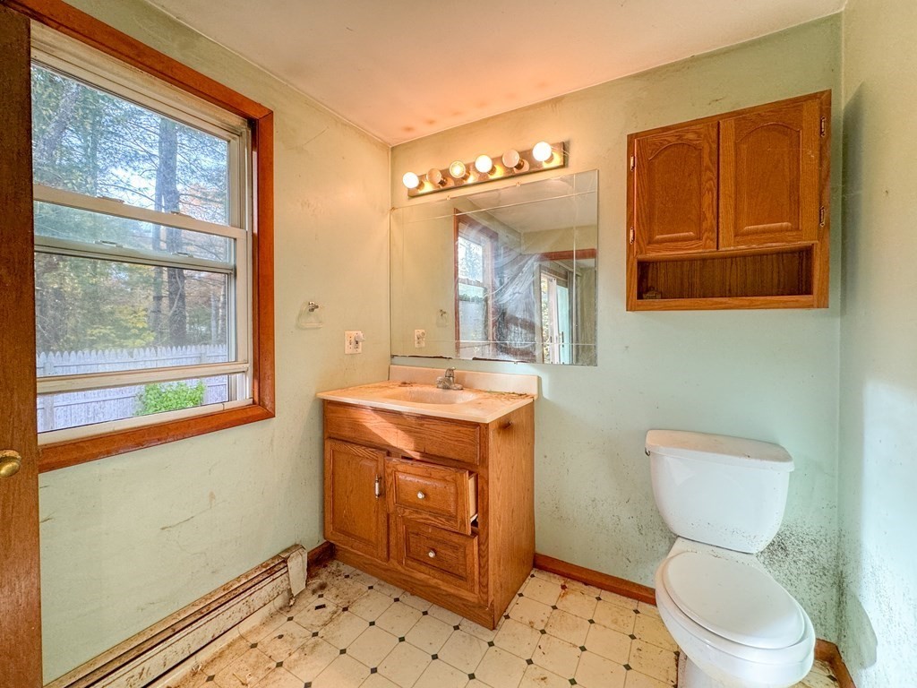 222 Lake Avenue Wareham, MA 02538 - Photo 10 of 24