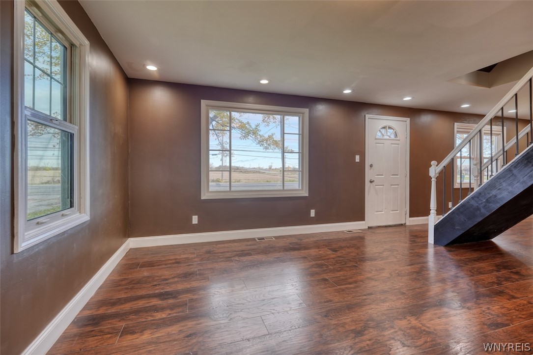9645 Lockport Road Niagara, NY 14304 - Photo 12 of 45