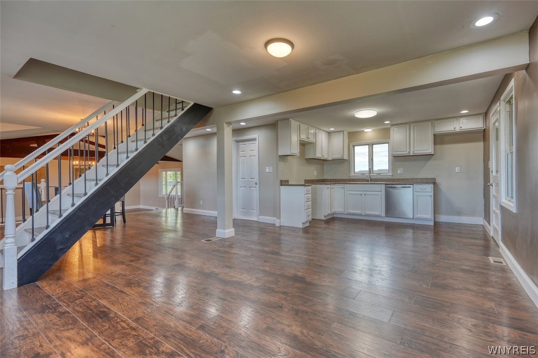 9645 Lockport Road Niagara, NY 14304 - Photo 13 of 45