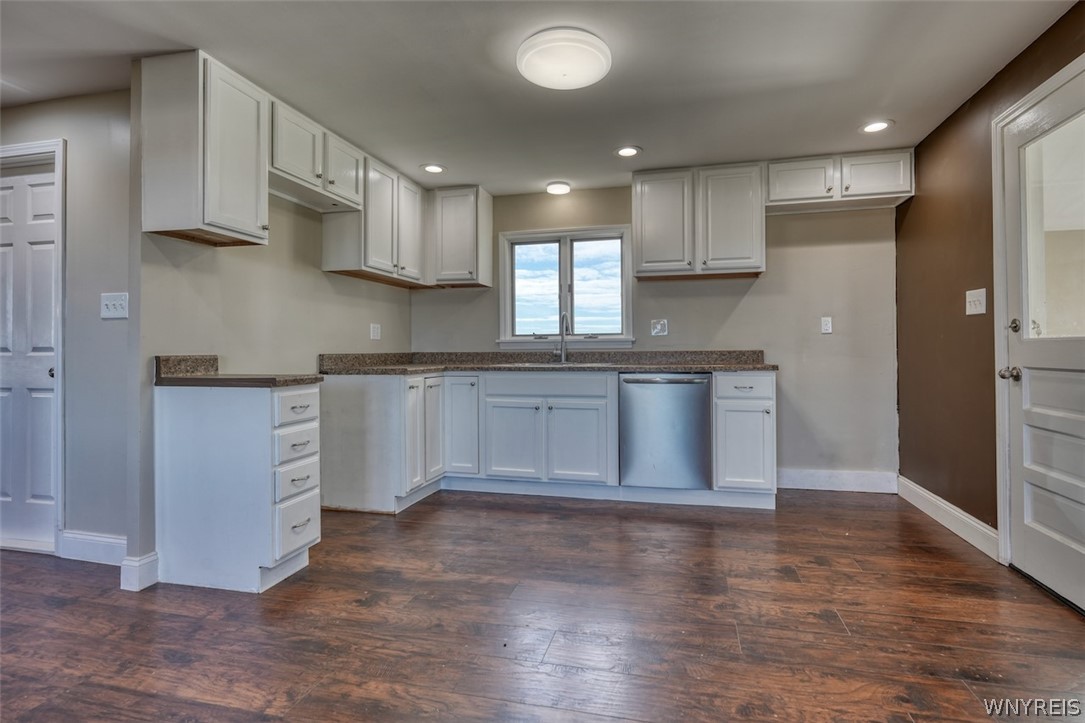 9645 Lockport Road Niagara, NY 14304 - Photo 8 of 45