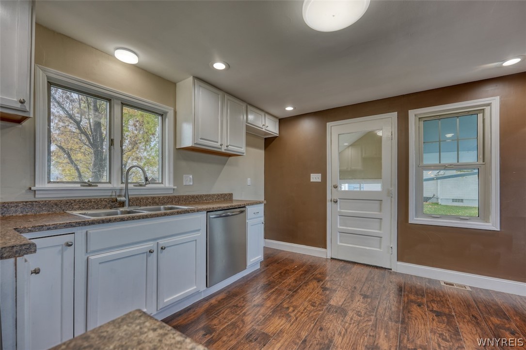 9645 Lockport Road Niagara, NY 14304 - Photo 10 of 45