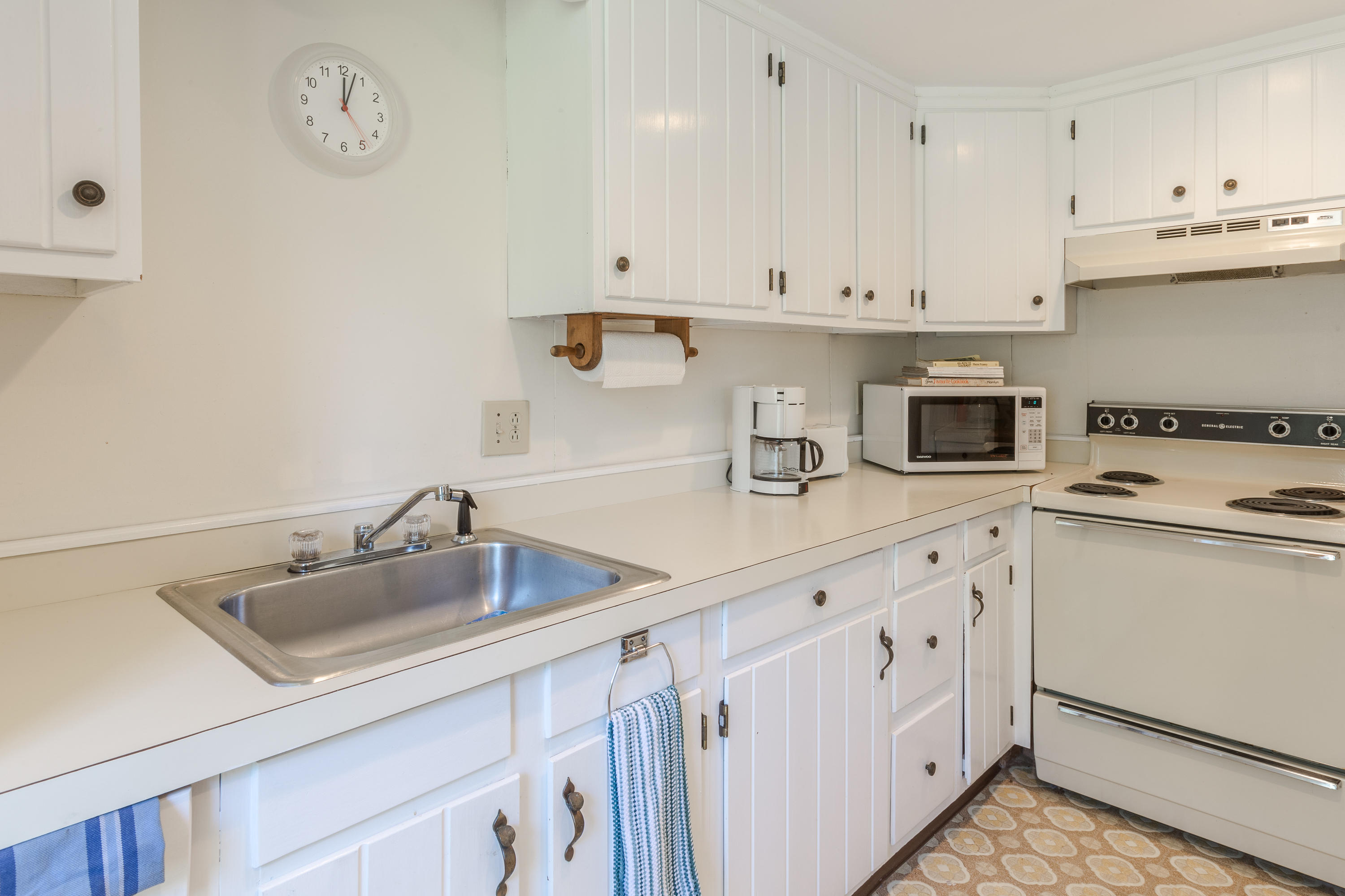 41 Hendricks Hill Road Southport, ME 04576 - Photo 20 of 42 41HendricksHillRd-Boothbay-KS20-Print