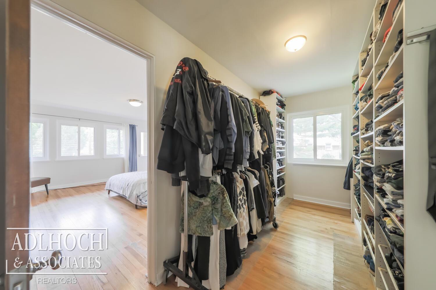 681 Roslyn Road Grosse Pointe Woods, MI 48236 - Photo 19 of 32