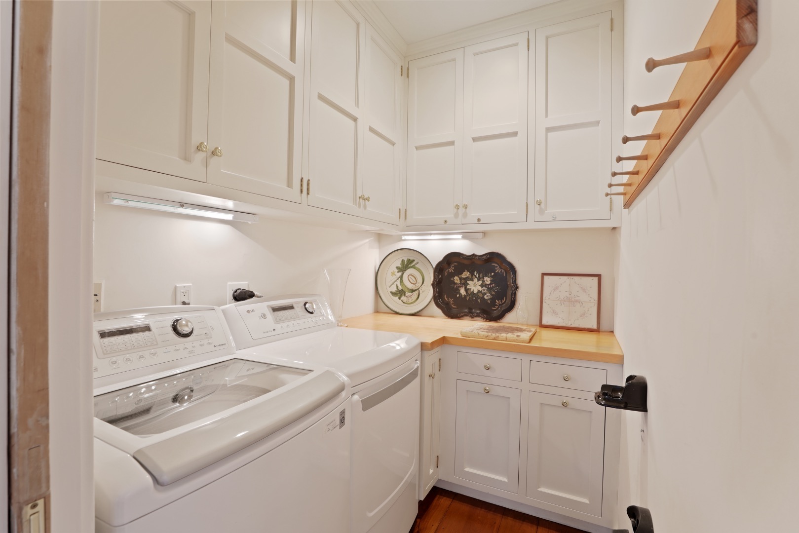 14 Thayer Street Edgartown, MA 02539 - Photo 16 of 43