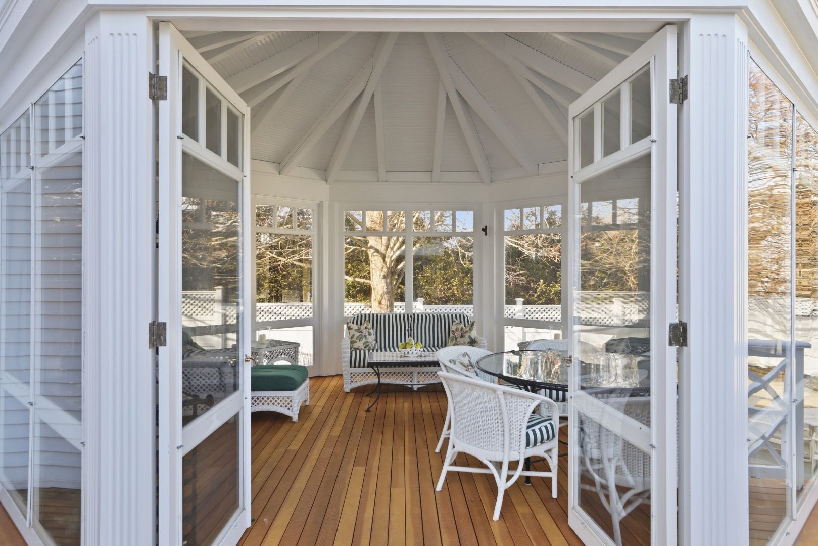 14 Thayer Street Edgartown, MA 02539 - Photo 17 of 43