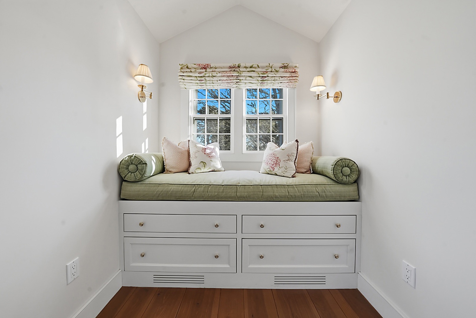 14 Thayer Street Edgartown, MA 02539 - Photo 34 of 43