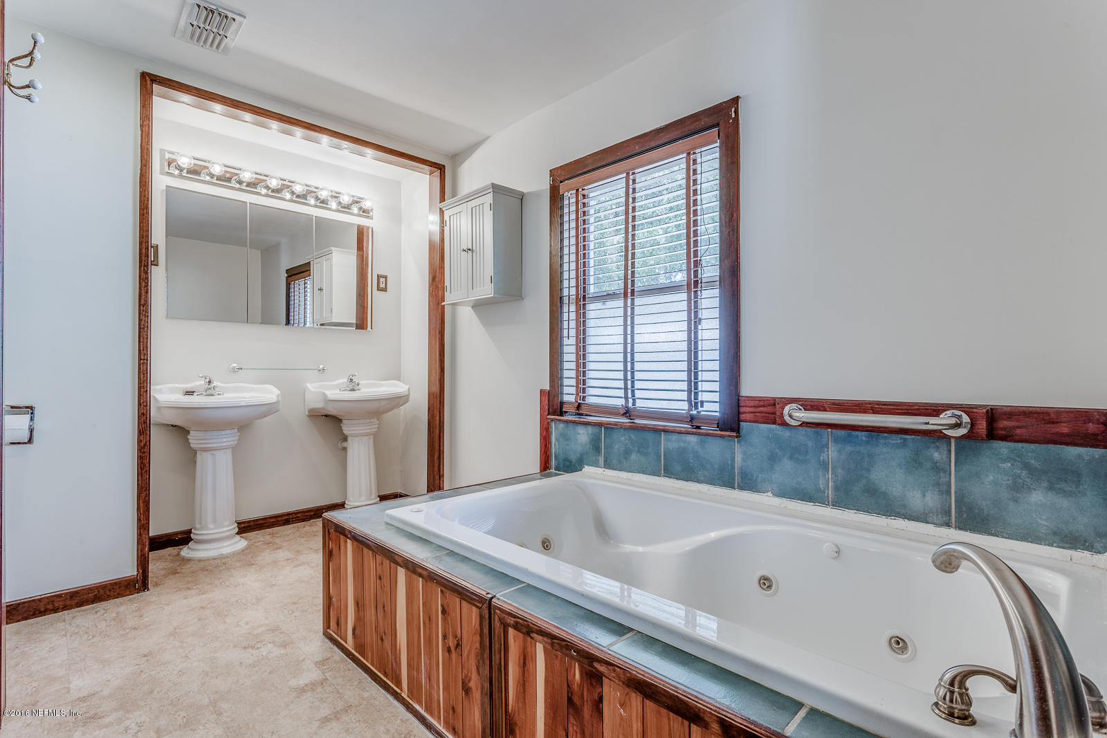 7932 Denham Road East Jacksonville, FL 32208 - Photo 8 of 25 masterbath1