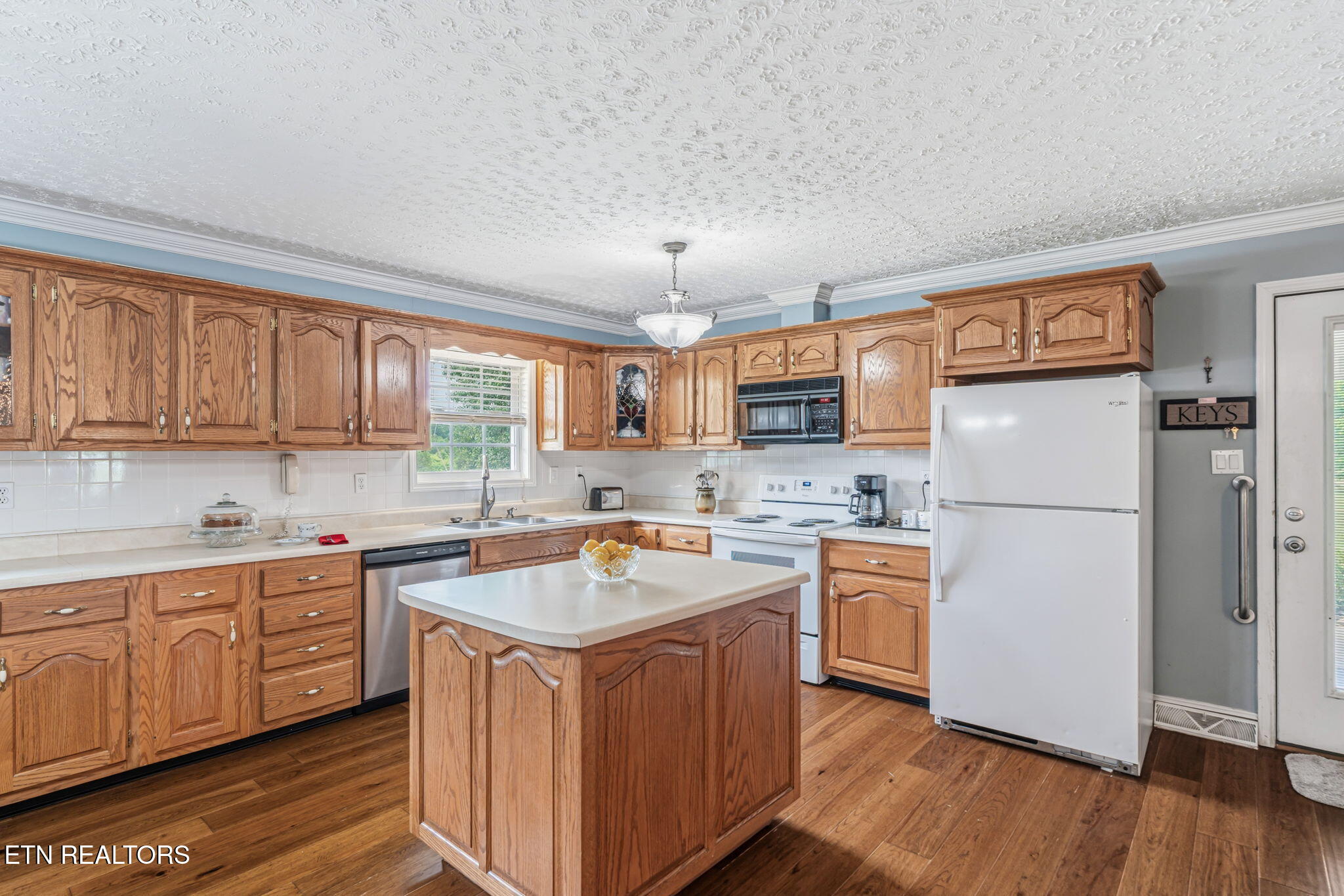 9402 Johnson Road Strawberry Plains, TN 37871 - Photo 16 of 60 17-web-or-mls-9402 Johnson Road-23