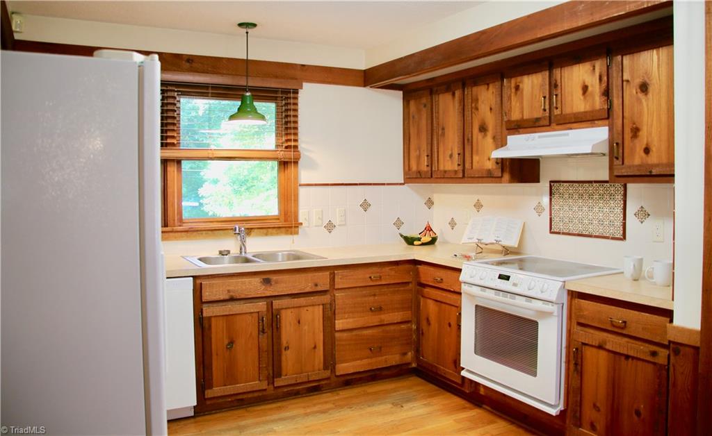 7008 Ridge Haven Road Greensboro, NC 27410 - Photo 8 of 30 Gallery Image 8