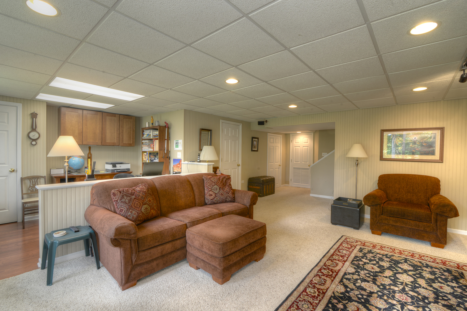 285 Ridge Road North Aurora, IL 60542 - Photo 20 of 24 a living room with furniture and a couch