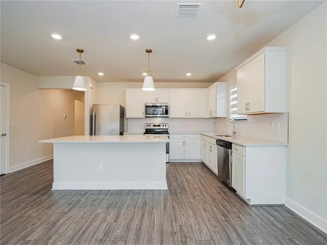 $3,000 | 5204 Jasper Square, Vero Beach, FL 32967