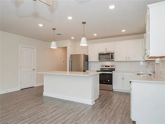 $3,000 | 5204 Jasper Square, Vero Beach, FL 32967