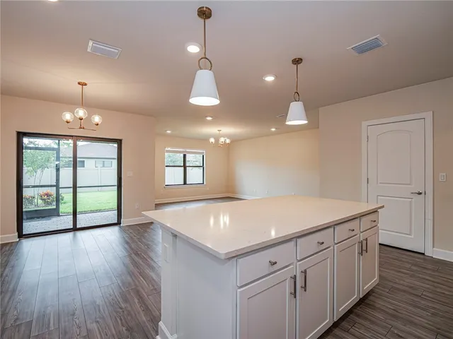 $3,000 | 5204 Jasper Square, Vero Beach, FL 32967