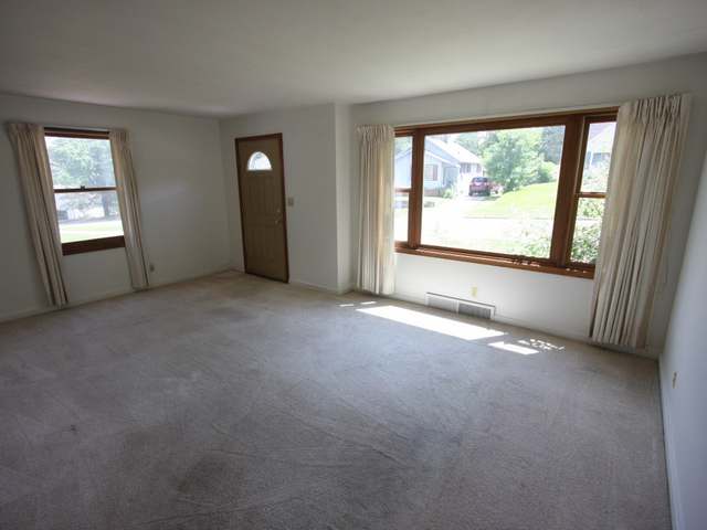 320 Hillandale Avenue Rhinelander, WI 54501 - Photo 3 of 12 Gallery Image 3