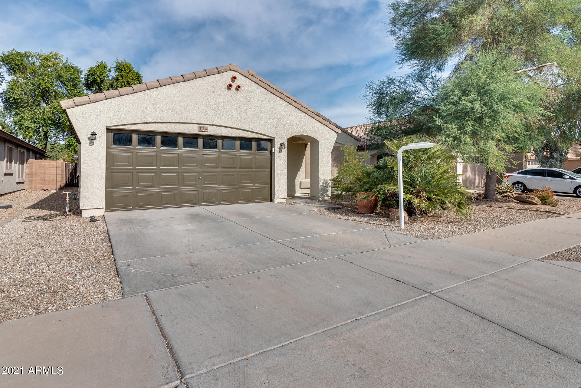 3124 West Alta Vista Road Phoenix, AZ 85041 - Photo 3 of 36