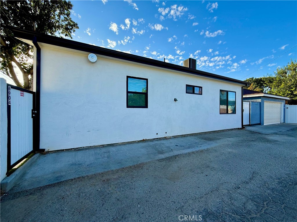 6900 Corbin Avenue Reseda, CA 91335 - Photo 34 of 57