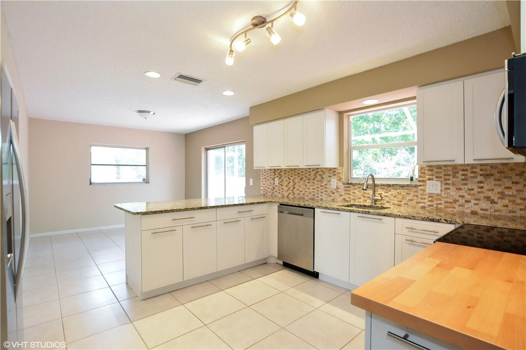 11110 Delta Circle Boca Raton, FL 33428 - Photo 6 of 17 Photo 6