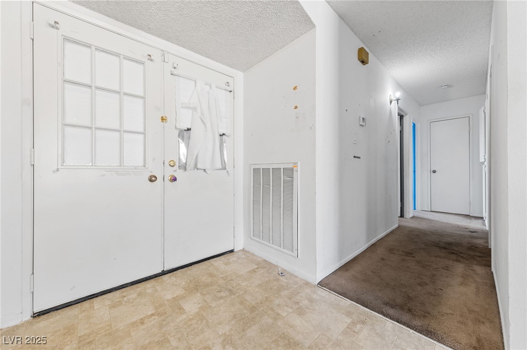 720 Sam Jonas Drive Las Vegas, NV 89145 - Photo 4 of 21 FRONT ENTRYWAY