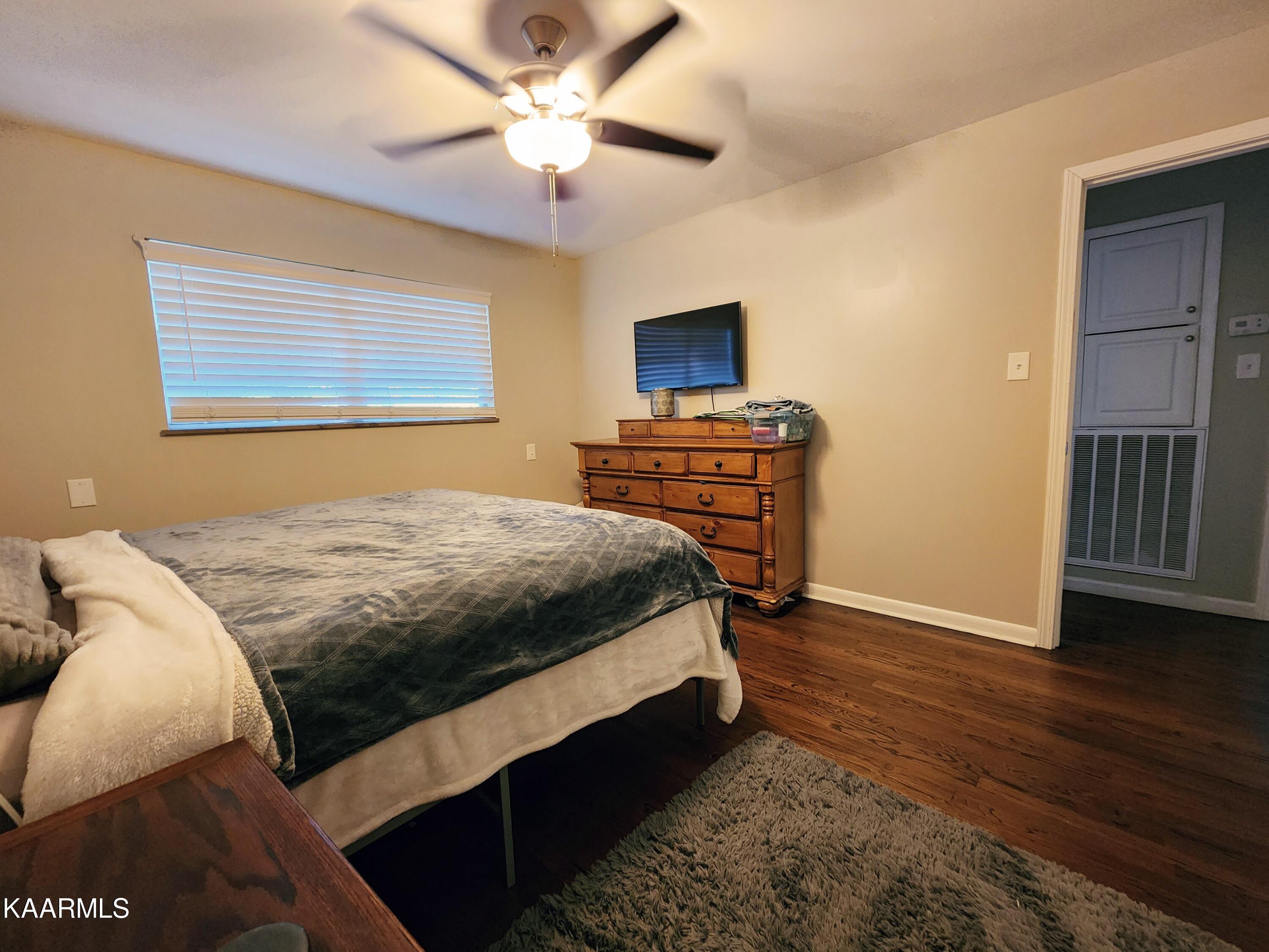 1414 Webster Road Harriman, TN 37748 - Photo 26 of 47 Master Bedroom