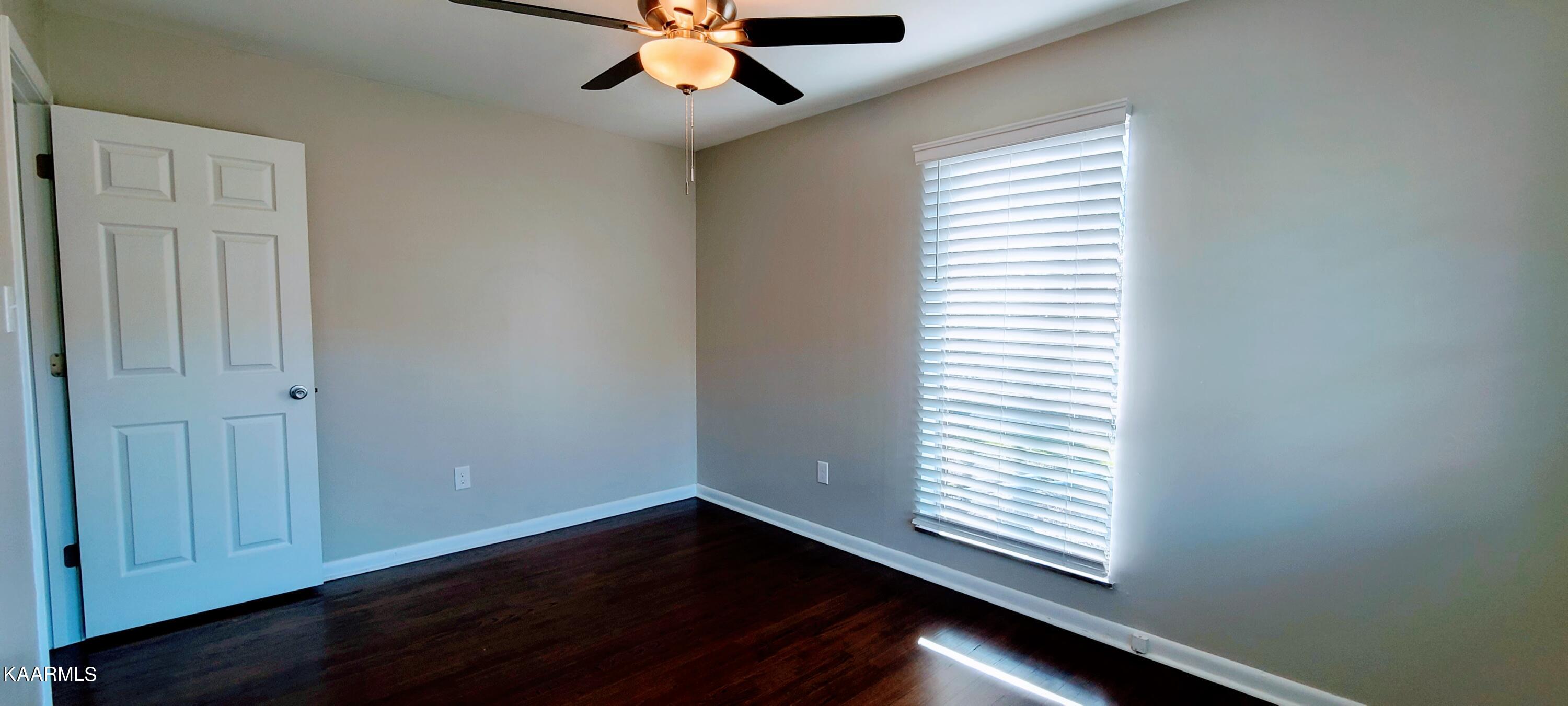 1414 Webster Road Harriman, TN 37748 - Photo 29 of 47 Bedroom 3
