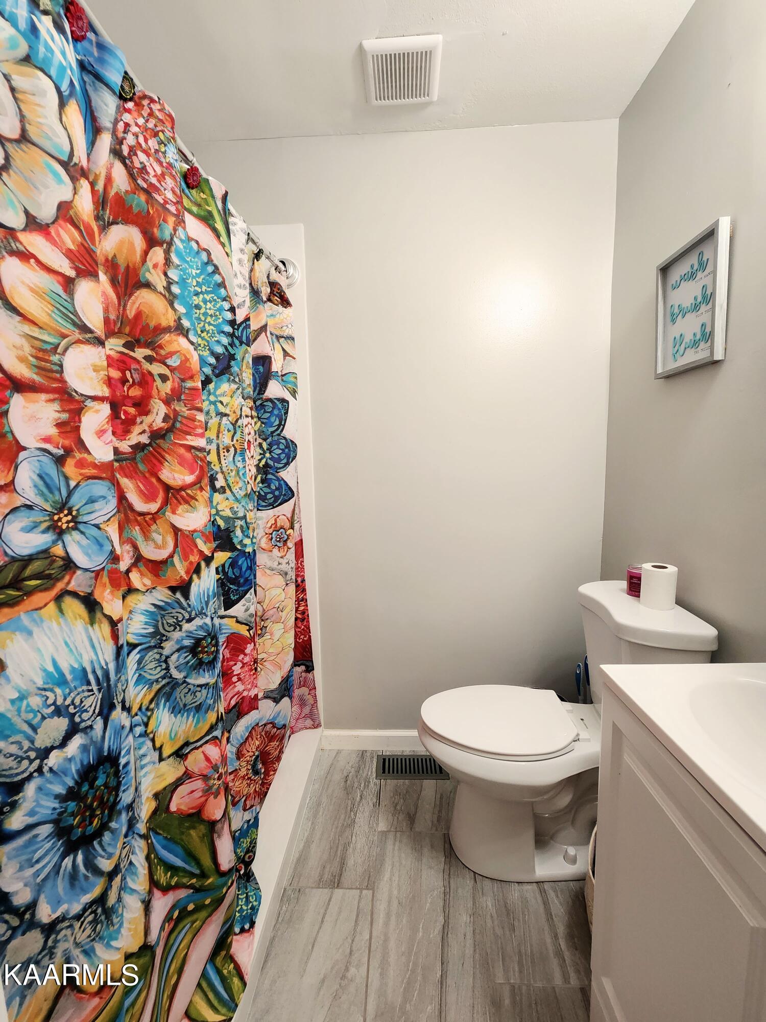 1414 Webster Road Harriman, TN 37748 - Photo 33 of 47 Master Bathroom
