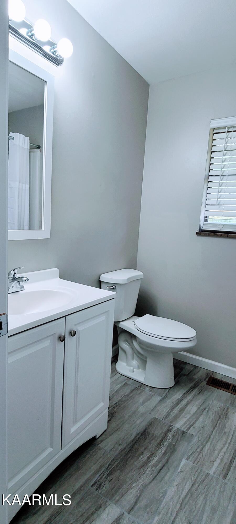 1414 Webster Road Harriman, TN 37748 - Photo 34 of 47 Bathroom