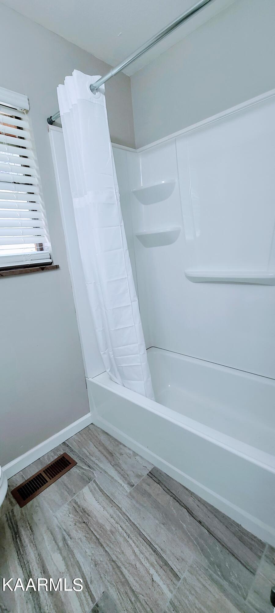 1414 Webster Road Harriman, TN 37748 - Photo 35 of 47 Bathroom