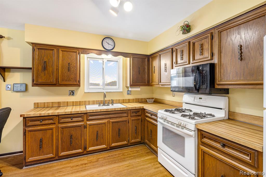 22500 McPhall Road Armada, MI 48005 - Photo 9 of 31 Gallery Image 9