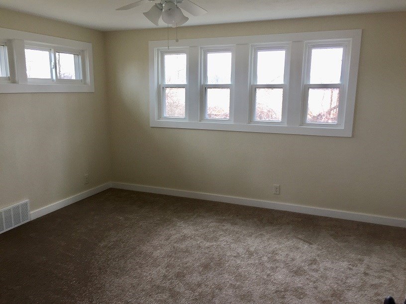4985 Freeport Road Rockton, IL 61072 - Photo 17 of 24 an empty room with a window