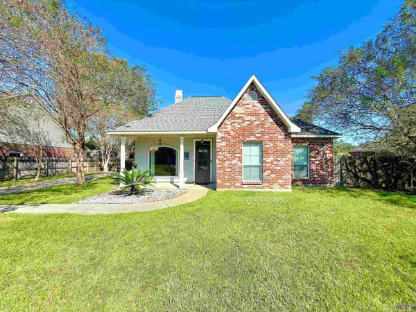 $246,000 | 7645 Elmwood Drive, Denham Springs, LA 70706