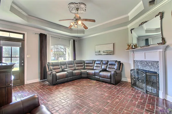 $246,000 | 7645 Elmwood Drive, Denham Springs, LA 70706