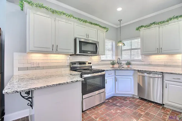 $246,000 | 7645 Elmwood Drive, Denham Springs, LA 70706