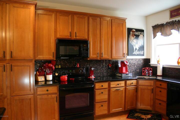 128 Creekside Road, Unit 835 Canadensis, PA 18325 - Photo 4 of 44 Gallery Image 4