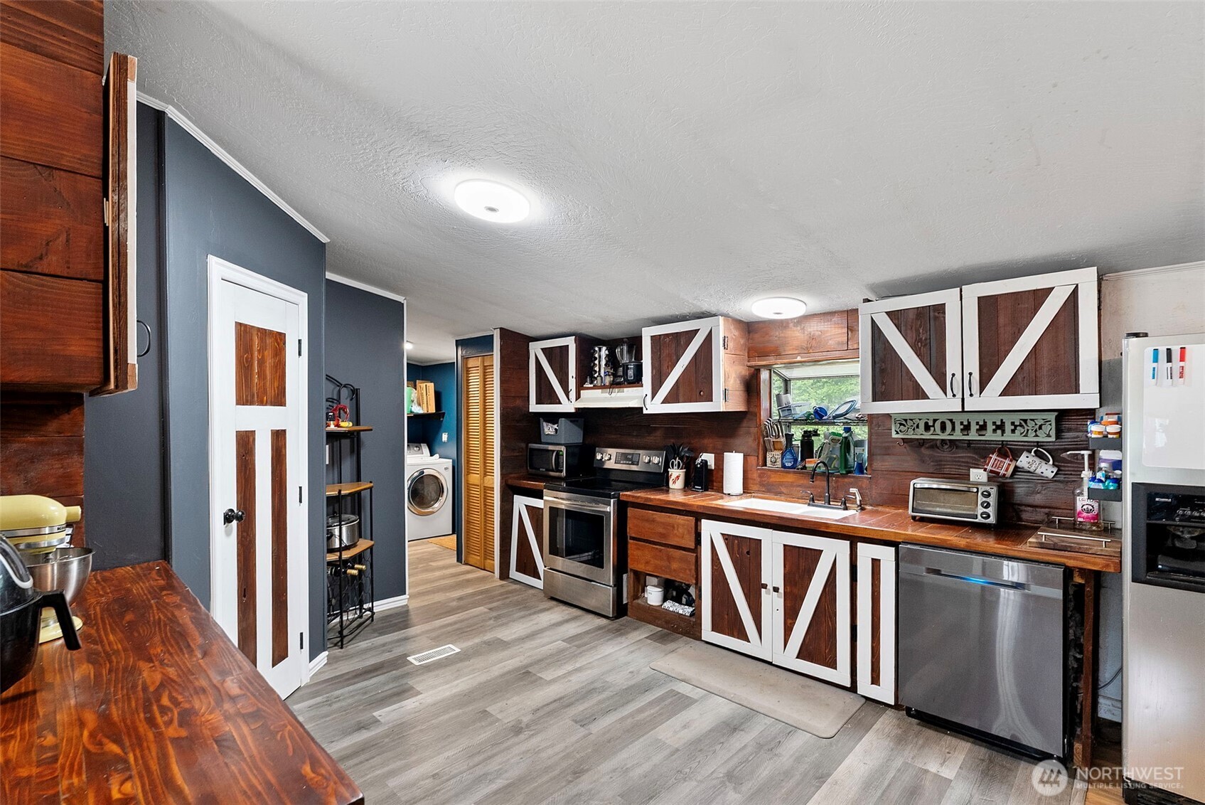 9390 Phillips Road Southeast Port Orchard, WA 98367 - Photo 7 of 35