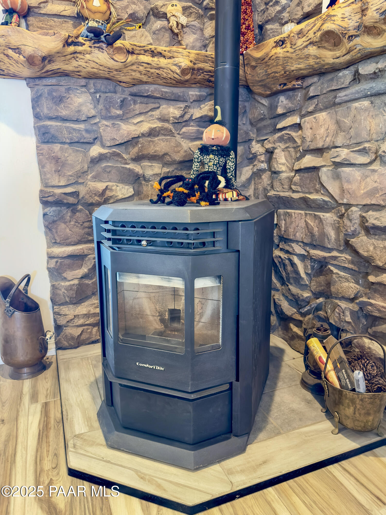 9860 North Loper Road Prescott Valley, AZ 86315 - Photo 25 of 53 a stove top oven sitting inside of a kitchen
