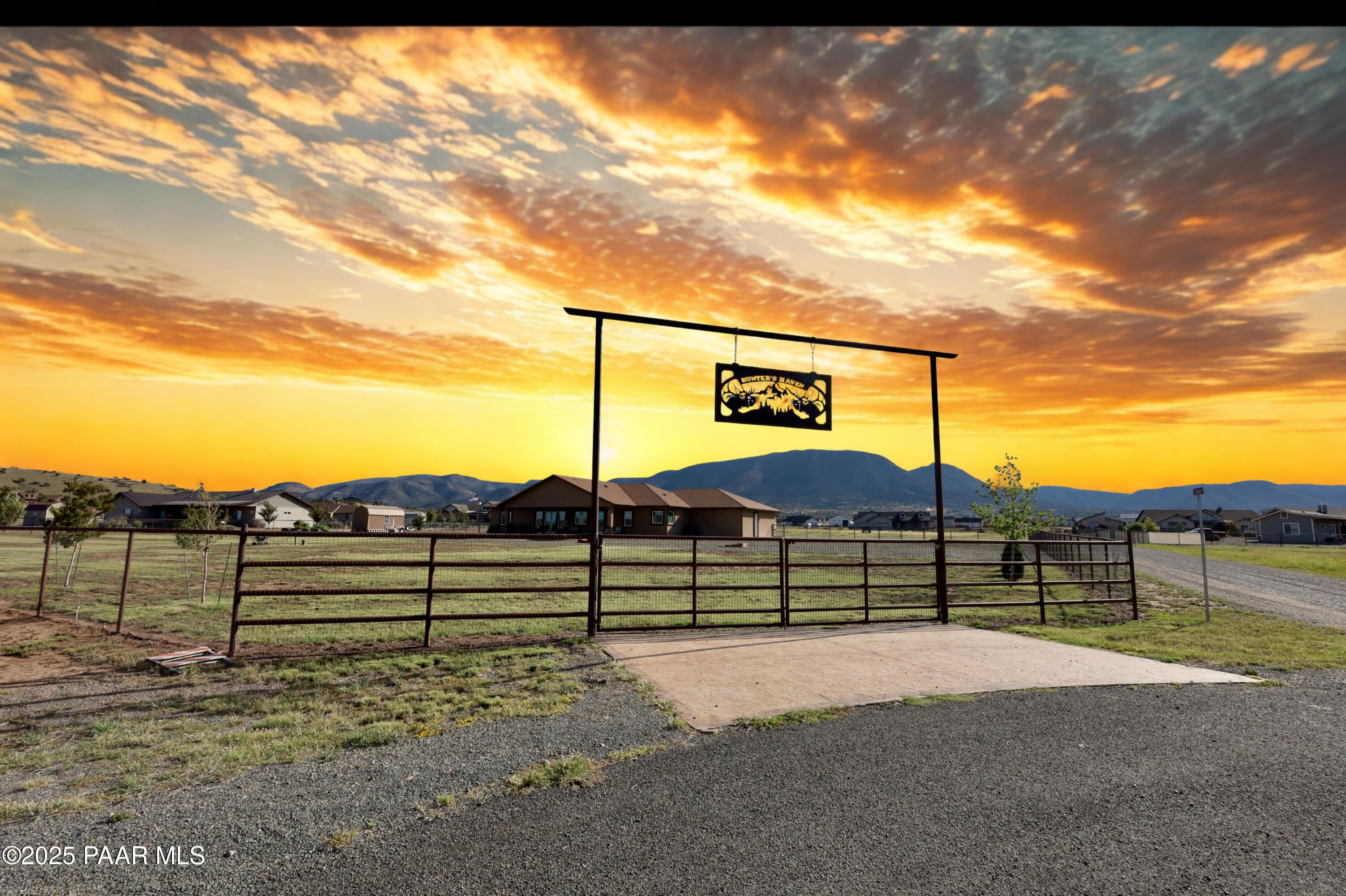 9860 North Loper Road Prescott Valley, AZ 86315 - Photo 4 of 53 a view of a yard